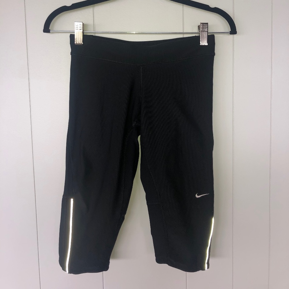 Nike Dri-Fit below-the-knee leggings